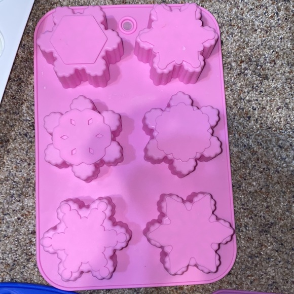Lot of 5 Baking Silicone Molds Cake Cupcake EUC - Picture 5 of 6